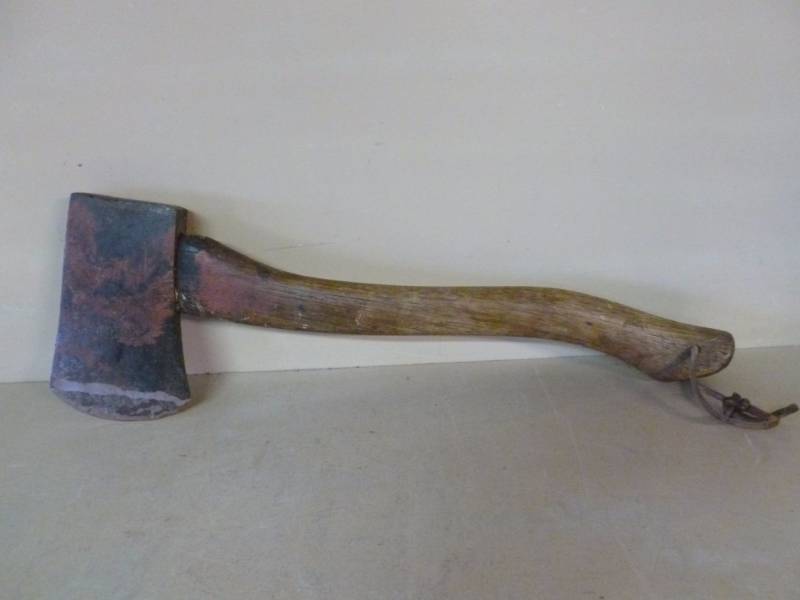 lot 37 image: Vintage Plumb Camp Ax