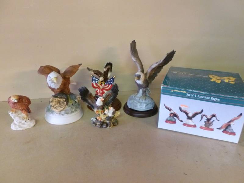 lot 98 image: Eagle Decorations