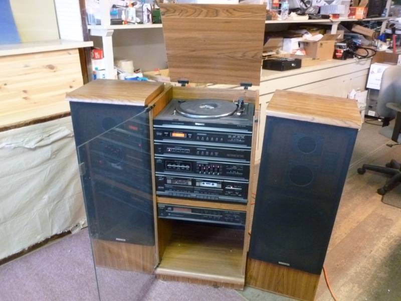 lot 102 image: Stereo System