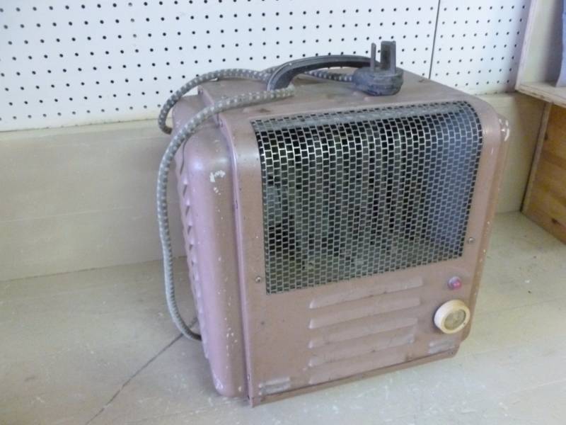 lot 105 image: Heater