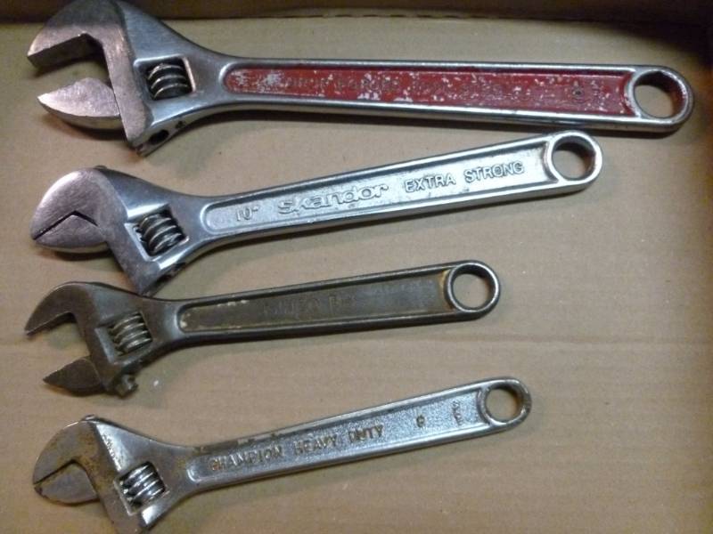 lot 138 image: Tools