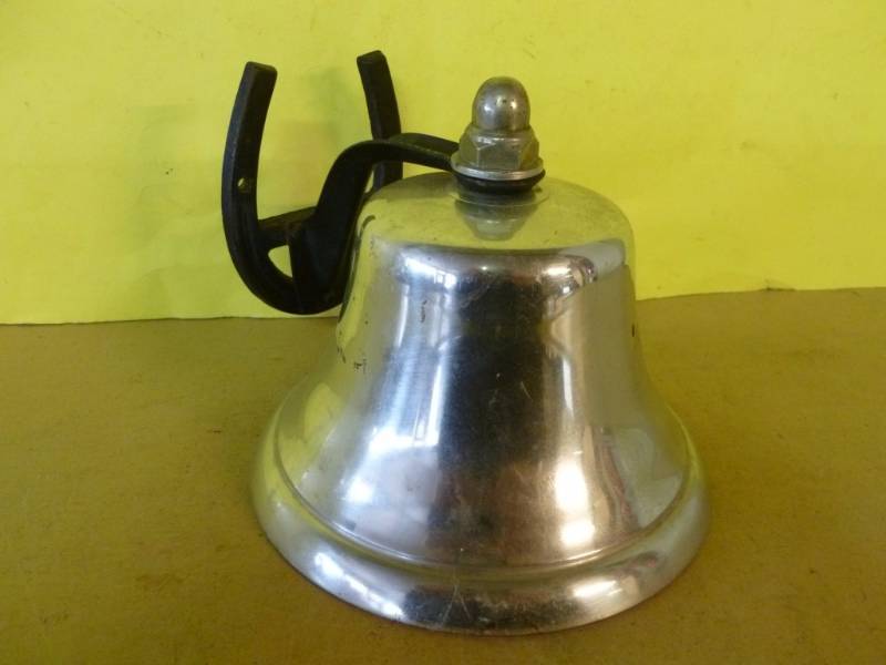 lot 164 image: Dinner Bell