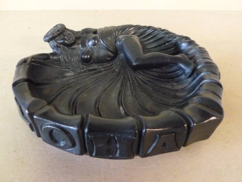 lot 187 image: Hand Carved Ashtray