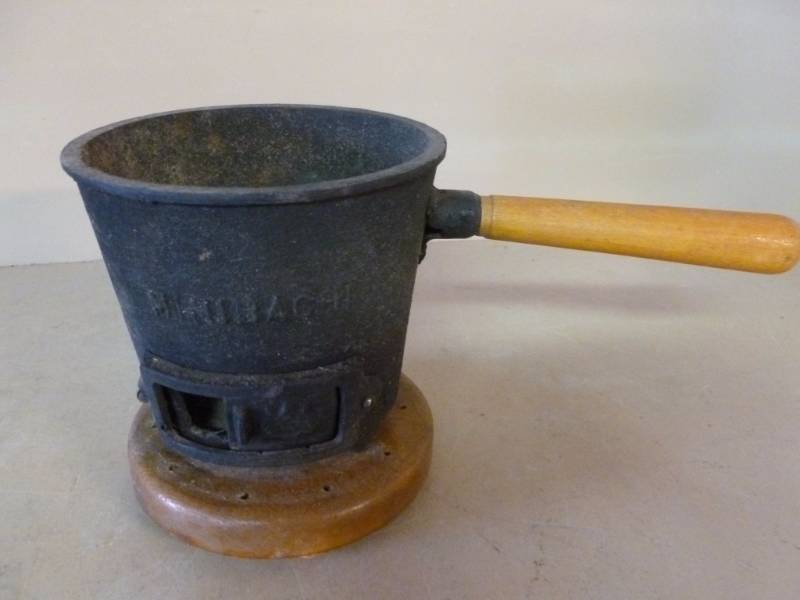lot 189 image: Cast Iron Bachi
