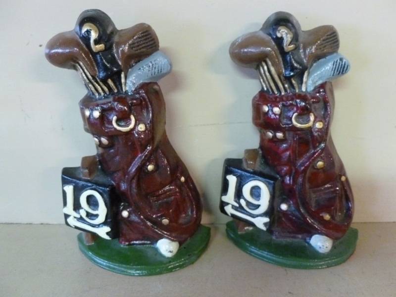 lot 190 image: Cast Iron Bookends