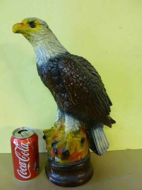 lot 201 image: Eagle Decoration
