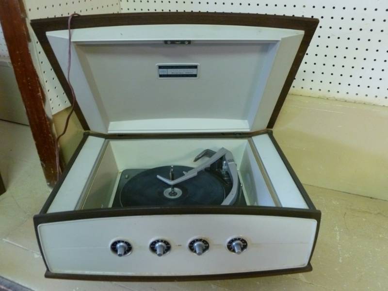 lot 206 image: Vintage Record Player