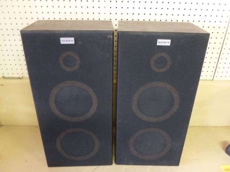 lot 207 image: Sony Speakers