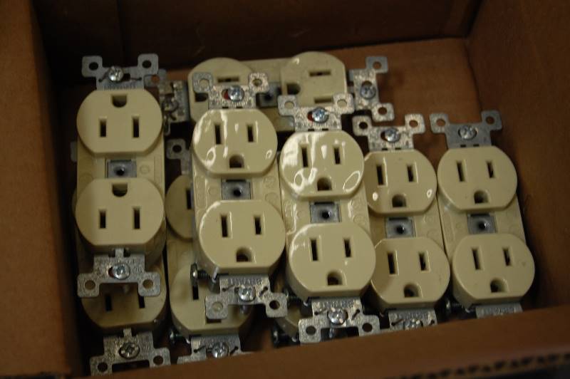 lot 16 image: 15A 125V 2P 3W 5-15 Ivory Straight Back  Side Wired Duplex Receptacle-9 pieces