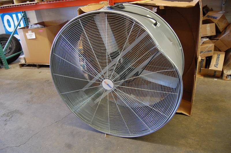 lot 18 image: DAMAGED-48 Mobile Circulating Fan