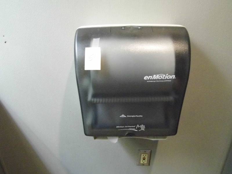 Motion Paper Towl Dispenser
