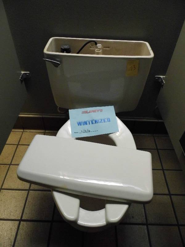 2 Toilets