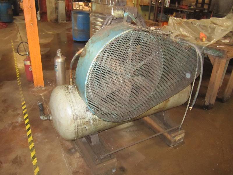 lot 1 image: 10 HP Compressor, 3 phase runs...