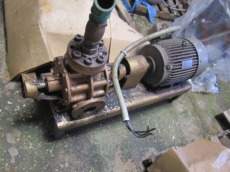 lot 11 image: World energy series 3 phase inducti...
