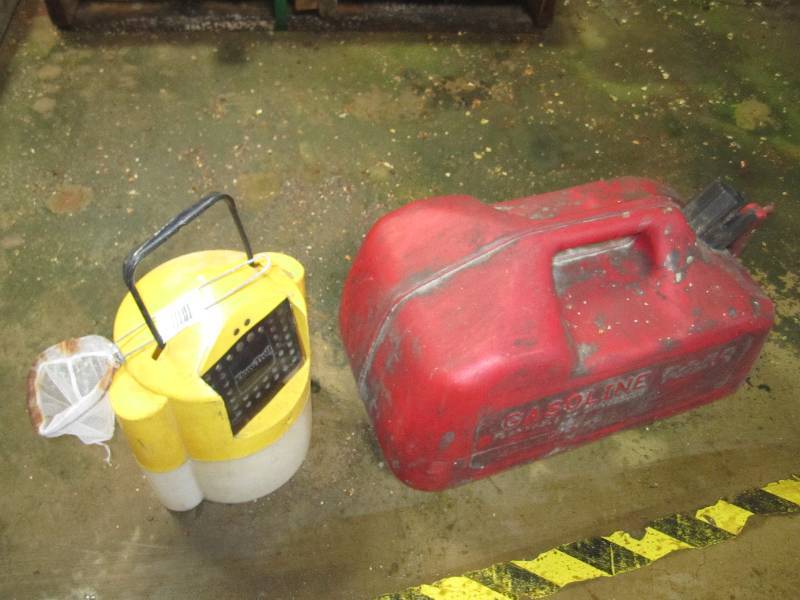 lot 33 image: Minnow bucket, net and gas can...