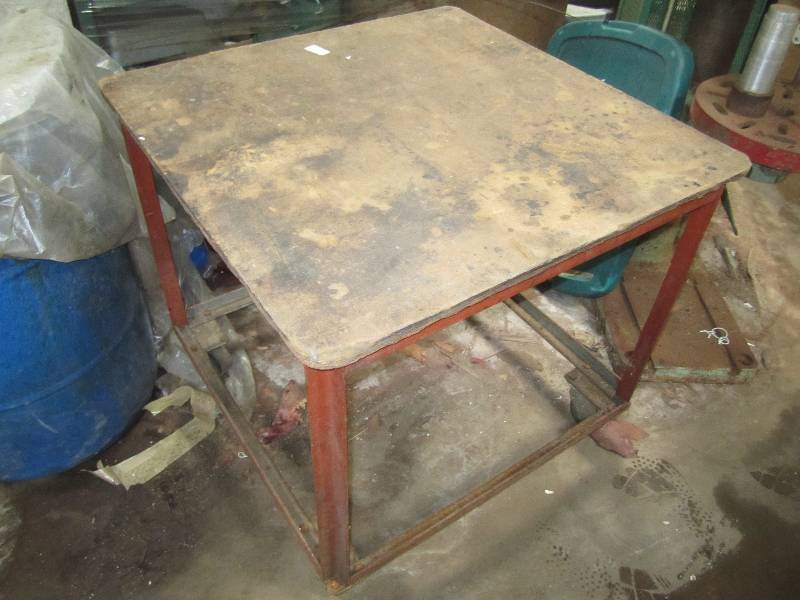 lot 57 image: 3x3 shop table on wheels...