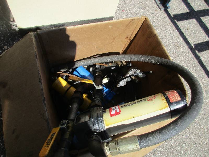 lot 7 image: Air line parts
