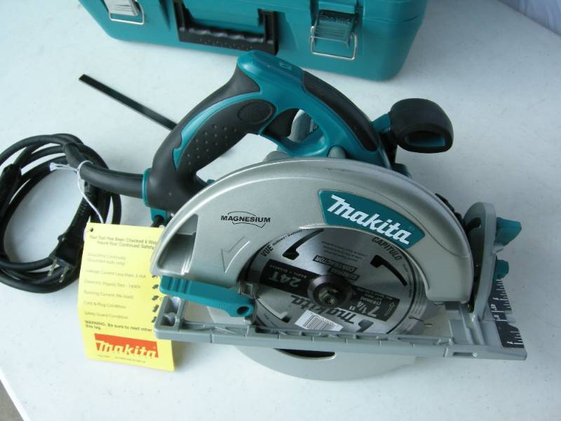 lot 19 image: Makita Circular Saw