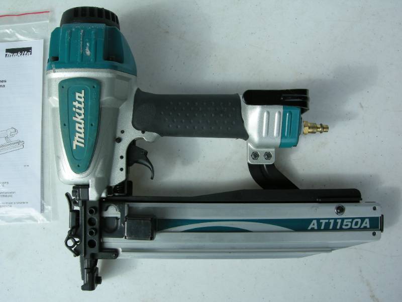 lot 27 image: Makita Medium Crown Stapler
