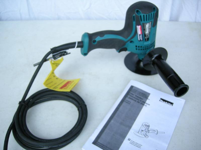 lot 33 image: Makita Disc Sander