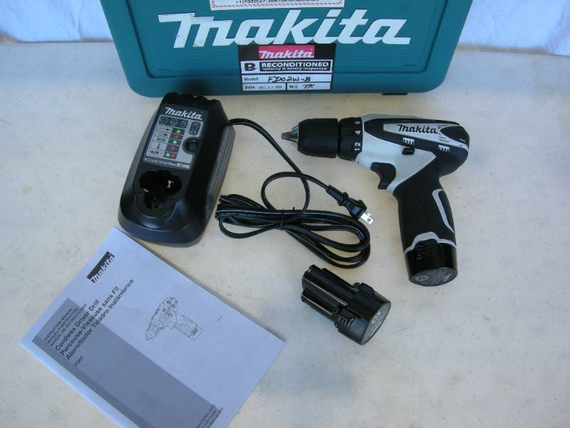 lot 39 image: Makita 12v Driver Drill
