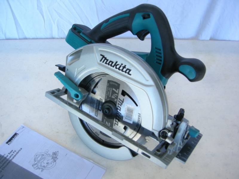 lot 54 image: Makita 36v Cordless Circular Saw