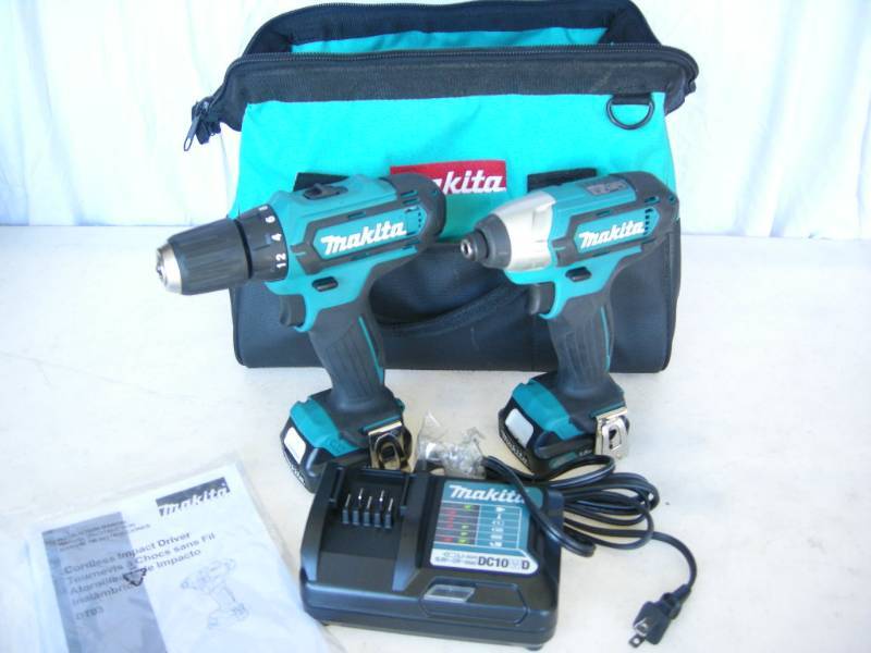 lot 58 image: Makita Compact Drill 12v Combo Kit