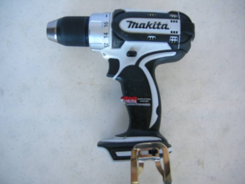 lot 61 image: Makita 18v Driver Drill