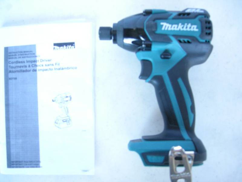 lot 72 image: Makita Cordless Impact Driver