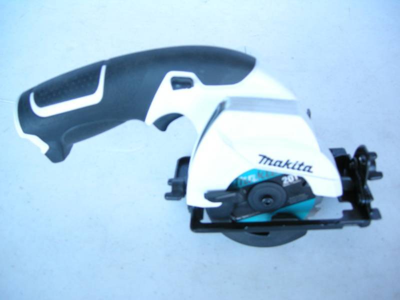 lot 73 image: Makita Cordless Trim Saw