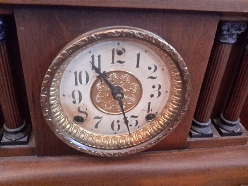 Vintage Sessions Mantel Clock.. All Wood with columns