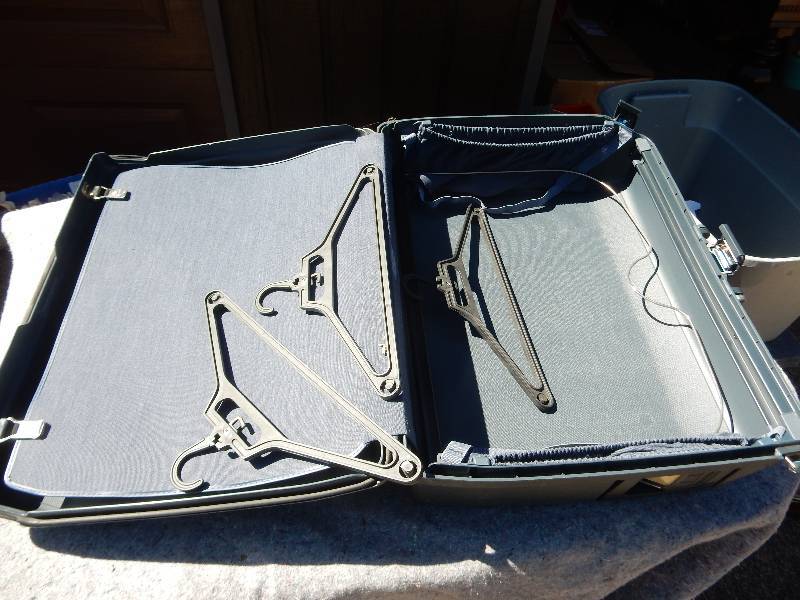 Samsonite Suit case. Just like one I got for GRADUATION back in the 70s.. BUT, like new..