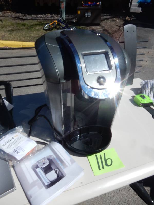 Keurig, Coffee maker and pot