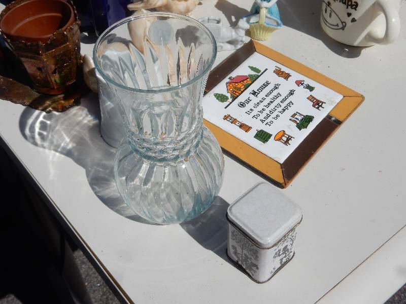 Misc decorative items as pictured