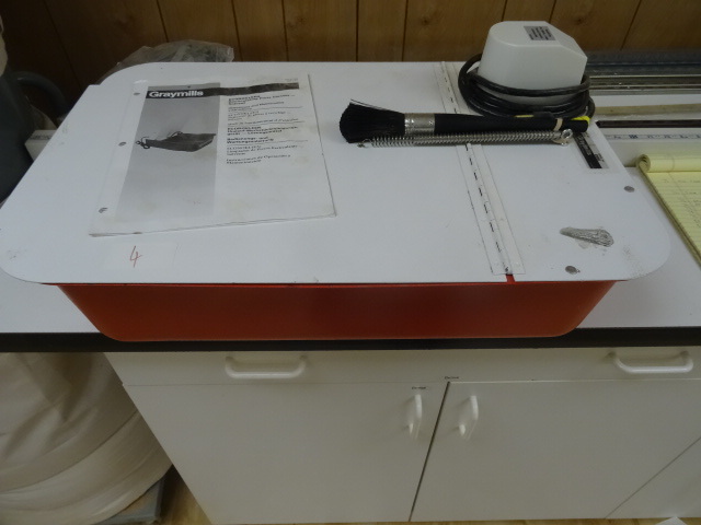 lot 4 image: Gray Mills model EC-A parts washer....