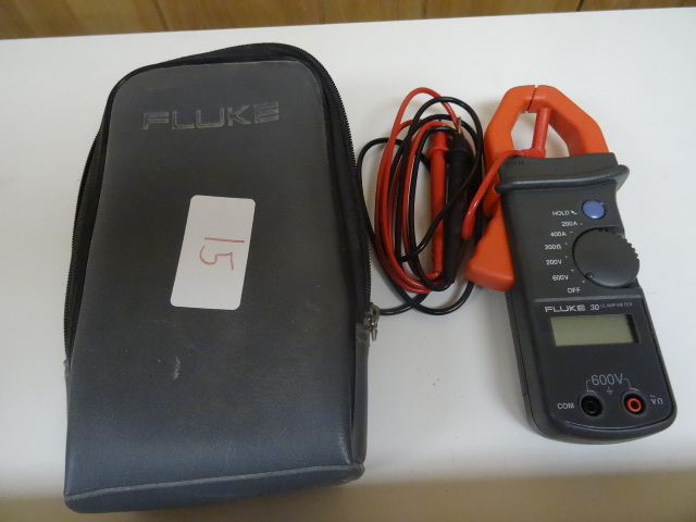 lot 15 image: Fluke 30 clamp meter....