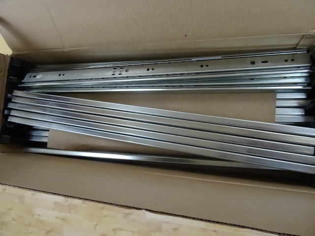lot 20 image: Accuride drawer slides model C3832-...