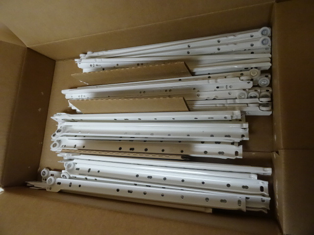 lot 21 image: Grass #30752-05 drawer slides. C383...