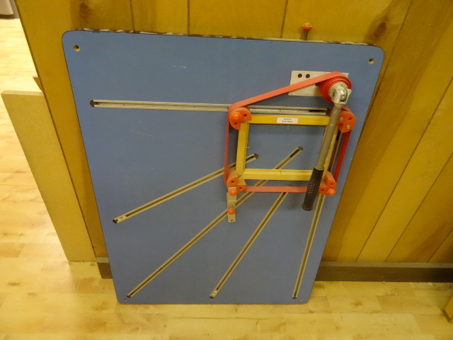 lot 85 image: Framing vise for making picture fra...