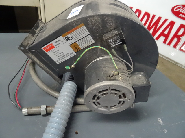 Dayton 1TDT3 blower. 110 HP. 230 v...