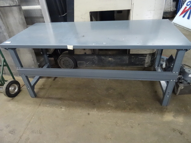 Metal work bench. 72 x 30 x 33...