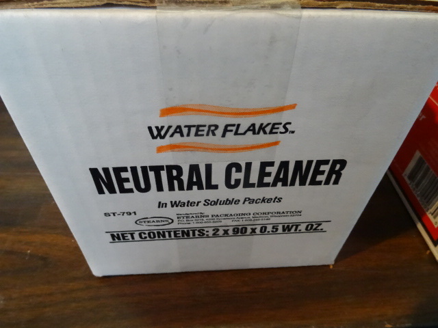 Water flakes neutral cleaner in wat...