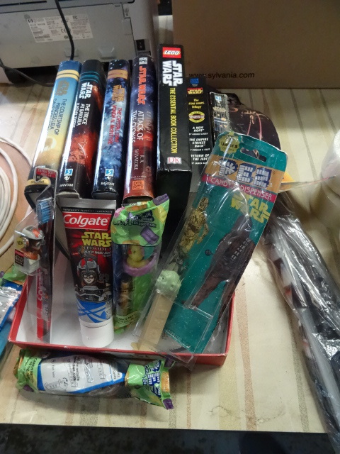 Misc Star Wars collector items. Boo...