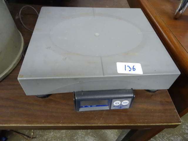 Mettler Toledo scale. Model PS60. 1...