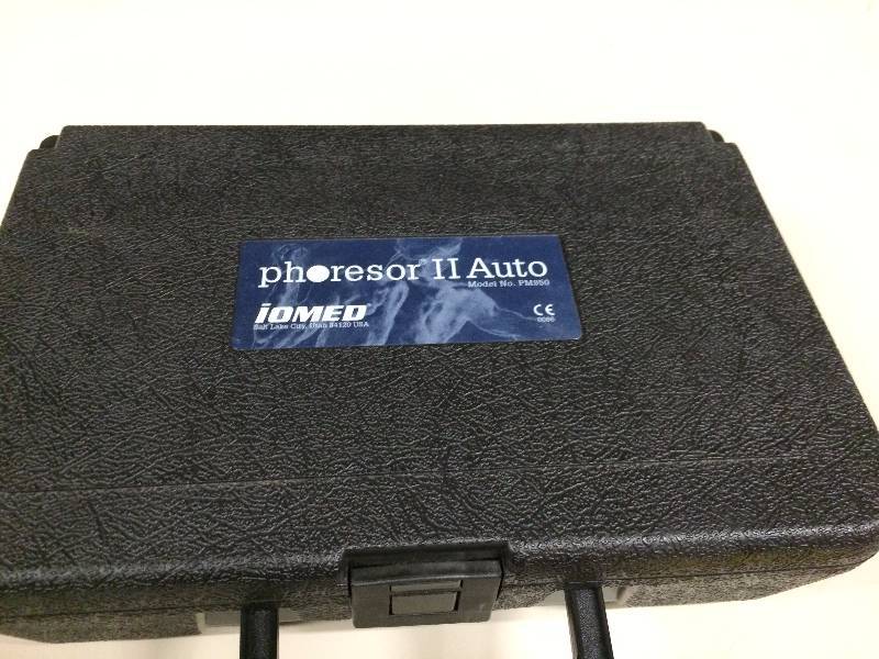 lot 51 image: Iomed Phoresor II Auto Dose Controller system with carrying case