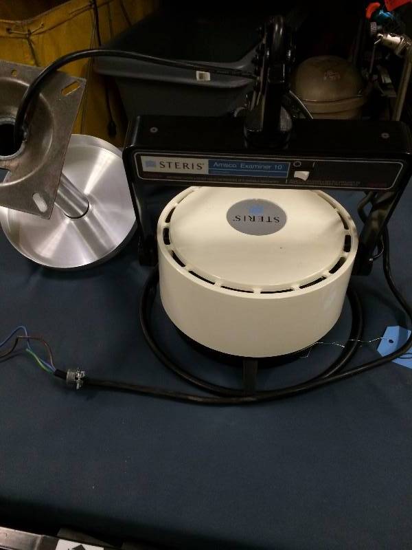 lot 6 image: WOW Retails Used $900 Medical Steris Amsco EXAMINER 10 Surgical Minor Sugery Exam Light Swing Arm Cieling Mount - Super Condition
