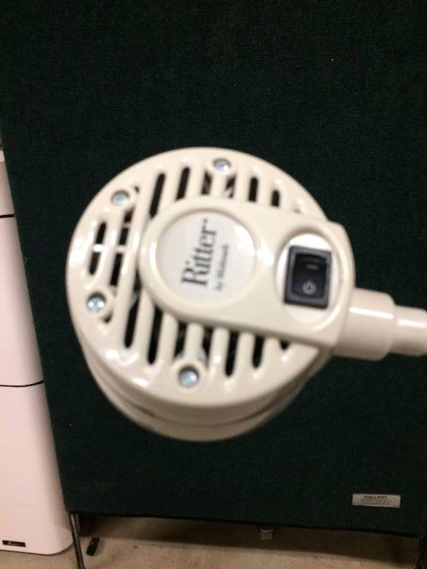lot 67 image: WOW MidmarkRitter Stationary Gooseneck Minor SurgerySurgical Light MEDICAL PROCEDURE LIGHT - Excellent