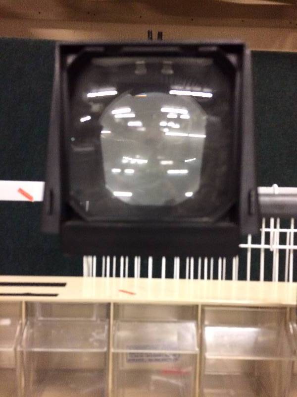 lot 82 image: 3M 9100 Portable Overhead Media Film Transparency Light Up Projector with Working Bulb - Excellent Condition