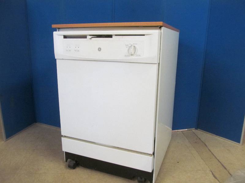 lot 23 image: dishwasher