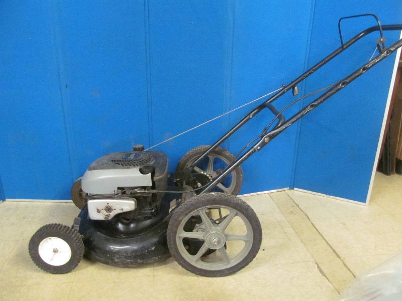 lot 24 image: walk behind mower